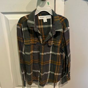 Old navy boys flannel. Size small 6-7. Good condition